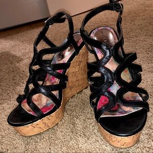 Madden Girl•Black Wedges•Size 6.5